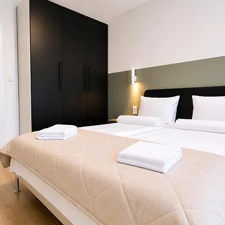 Aura40 By Mc Apartman *